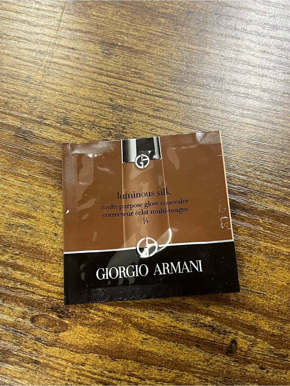 Giorgio Armani NEW multipurpose glow concealer shade 14 sample